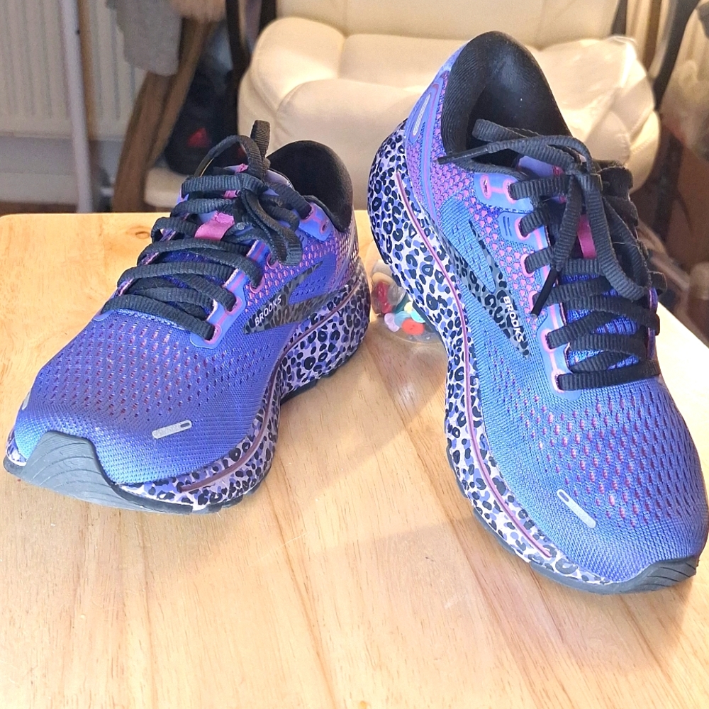 Brooks Blue and Purple Leopard-Print Women's Running Shoes - Picture 4 of 11